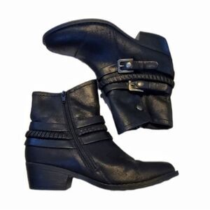 Bare Traps Black Booties With Cute Ankle Wraps & Buckles Size 6